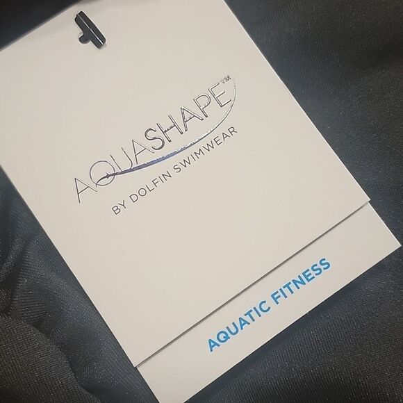 NWT Dolfin Aquashape Contemporary Front Keyhole One Piece Swimsuit Size 22 - Picture 2 of 3